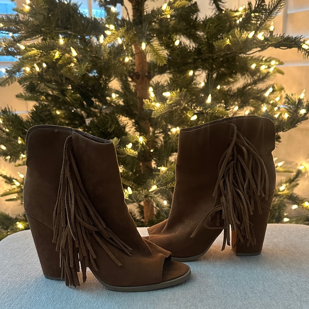 CLOSE OUT PRICE DV by Dolce Vita Tan Fringe Heeled Boots